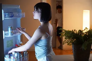 Chị vợ cãi nhau với ông xã đến nhà gấu ở rồi xoạc luôn gã chồng em gái