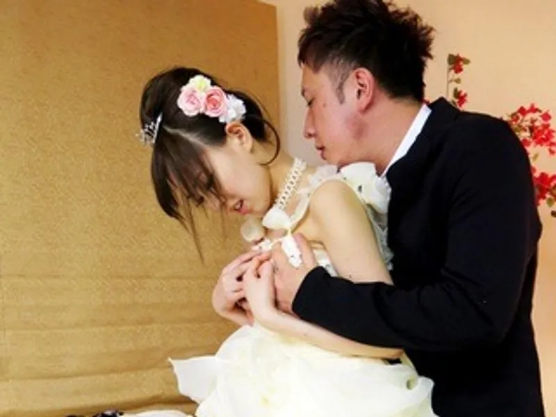 Cô dâu bị cấp trên cưỡng dục trong đêm trước ngày cưới