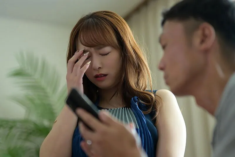 Cô vợ sốc khi chồng tâm sự về ước muốn nhìn vợ yêu bị người khác địt