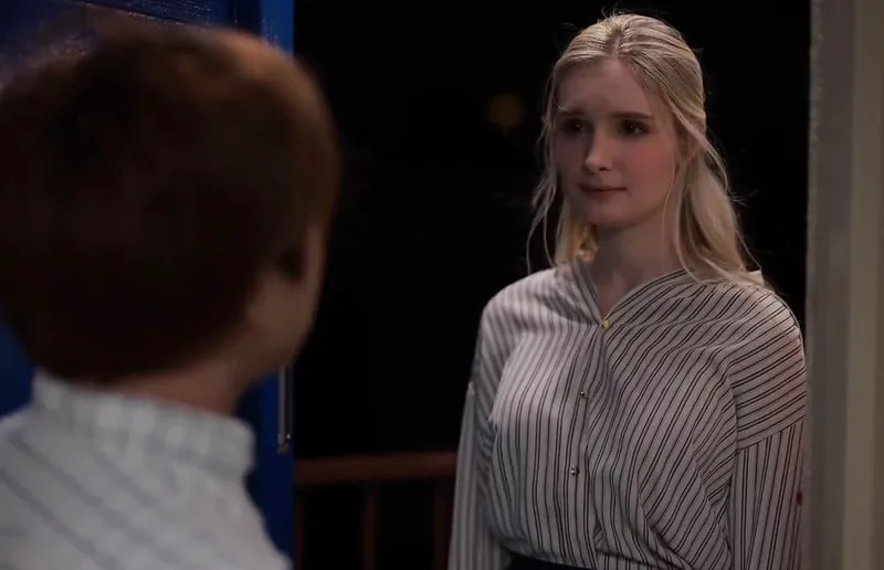 Cô đơn nơi xứ lạ với gã chồng già, vợ yêu tây được thằng hàng xóm an ủi