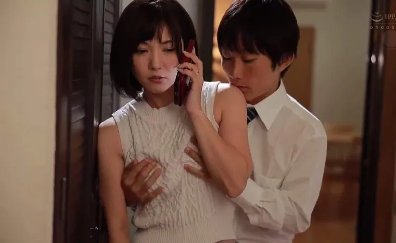 ông chồng đi đánh golf, bà xã ở nhà dẫn trai trẻ về chịch cho sướng