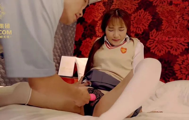 Nhóc con dùng thân xóa nợ cho bố vay tiền bọn xã hội đen