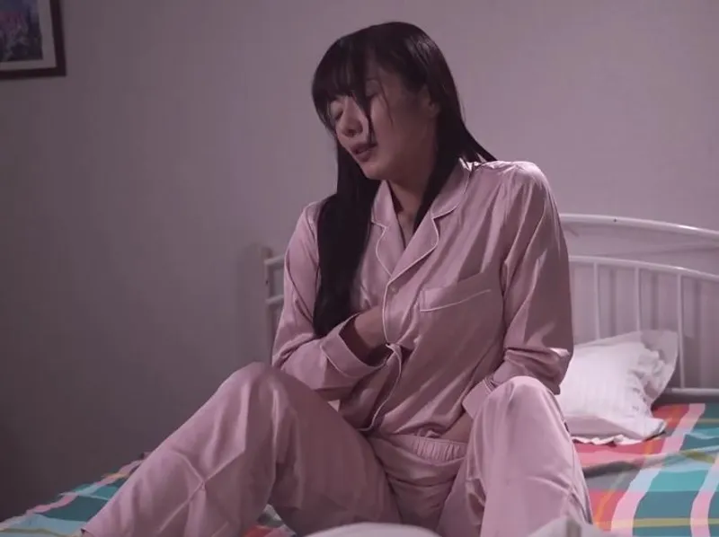 Thẩm du hàng đêm vì chồng yêu bỏ bê, người vợ quyết định tìm đến ứng dụng hèn hò